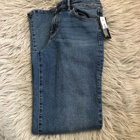 🔴 2/$25 Joe Fresh women’s jeans high rise crop mid wash - Picture 1 of 8